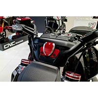 CNC Racing Diavel V4 ライザー プレート カバー レッド